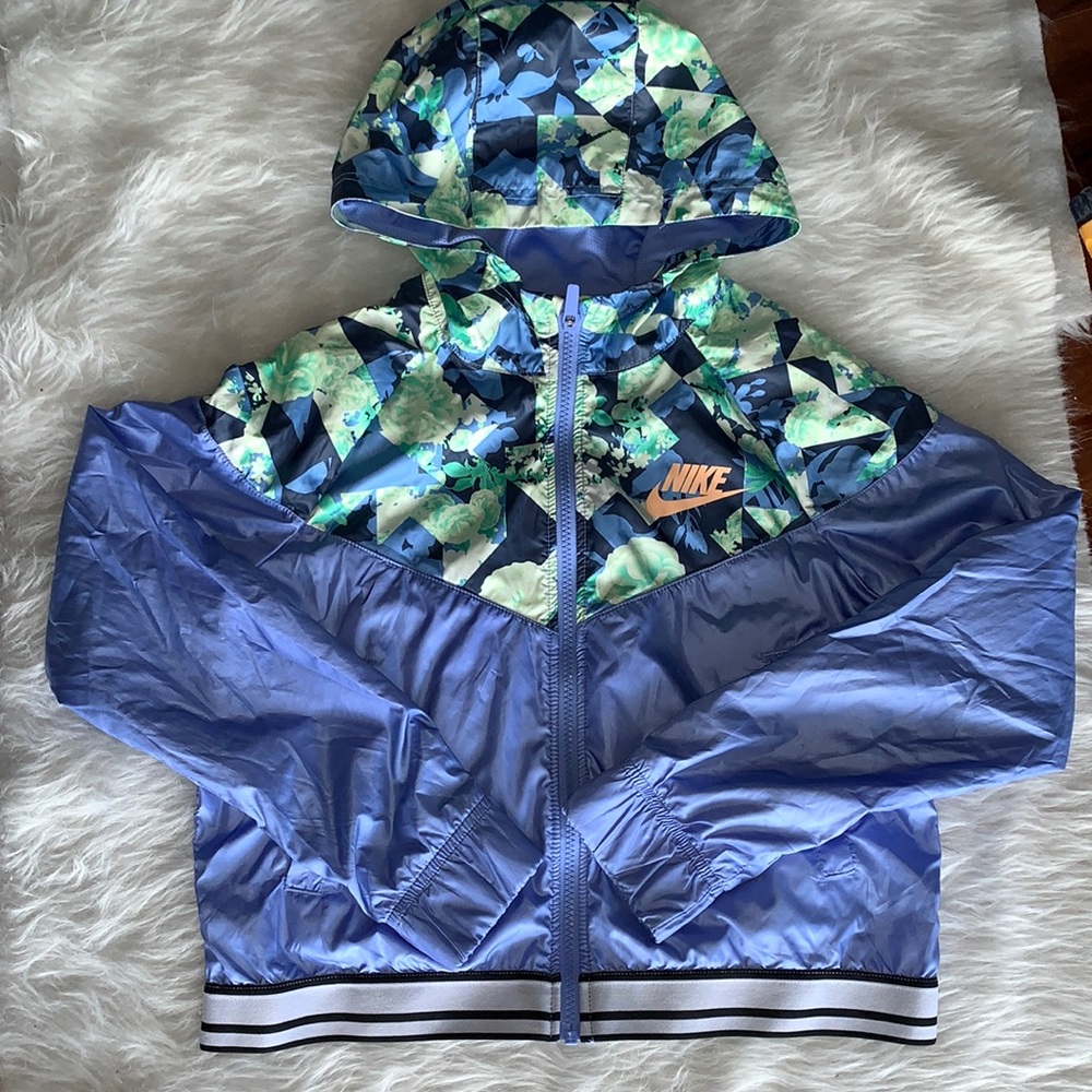 Nike girls windbreaker jacket